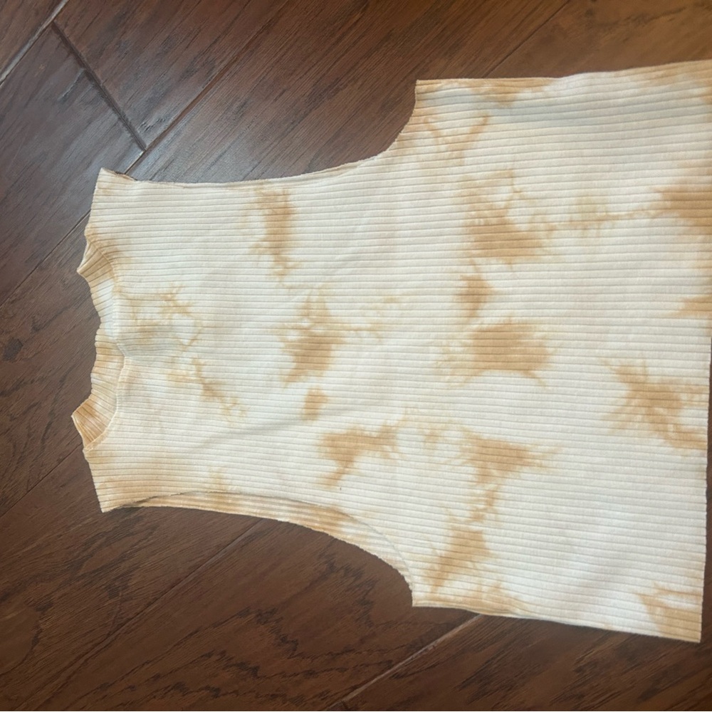 Aerie tank size medium